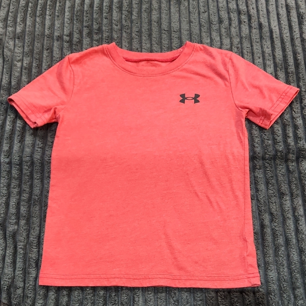 Under Armour Red and Black Short Sleeve Tee